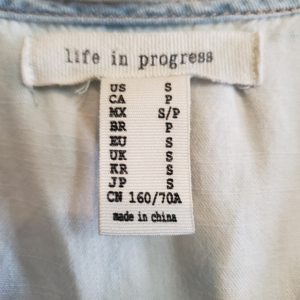 Life In Progress Chambray Romper - Picture 7 of 8